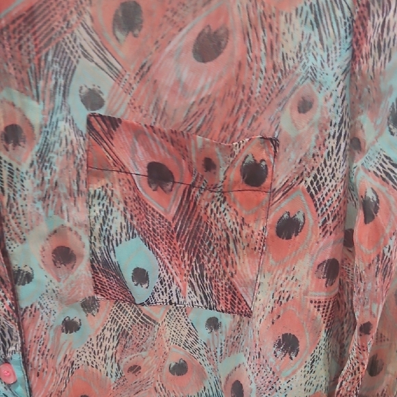 Kut from the Kloth Multicolor Feather Print Button Down Shirt - Picture 5 of 6